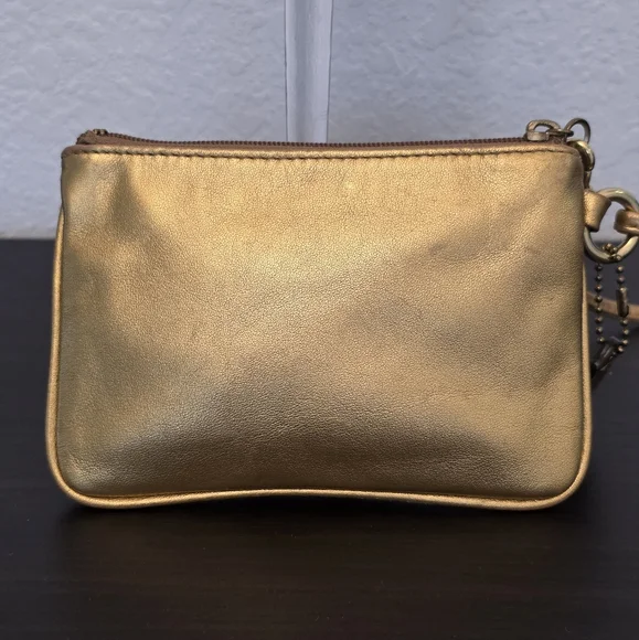 Coach Metallic Leather Gold Wristlet Clutch With Hot Pink Interior - Picture 4 of 10